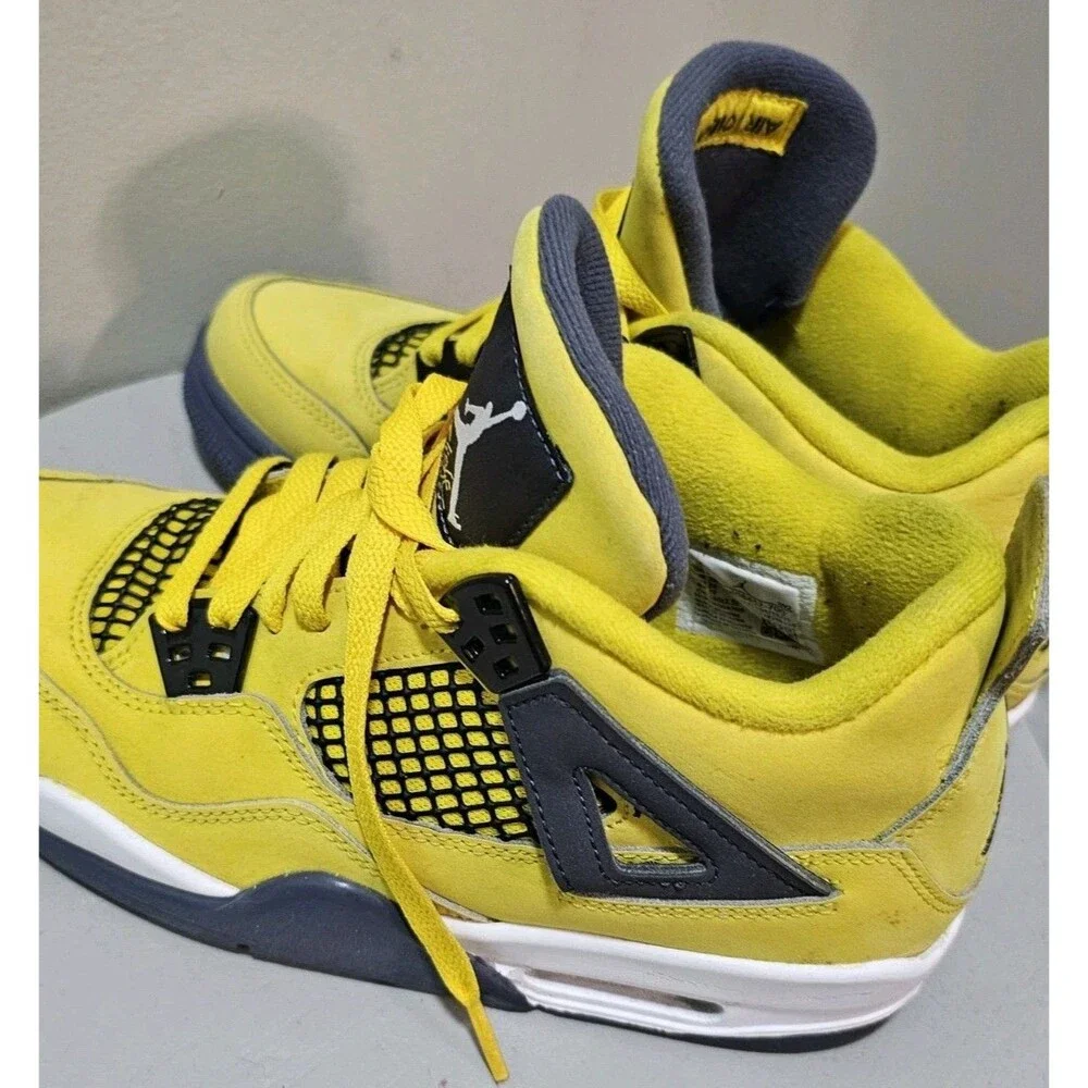 Nike Air Jordan 4 Retro Lightning GS Size 6Y Tour Yellow Black 2021 408452-700